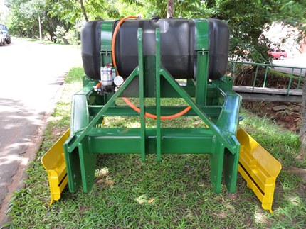 lamina dupla com tanque para aplicao de herbicida