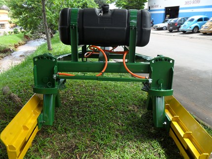 lamina dupla com tanque para aplicao de herbicida